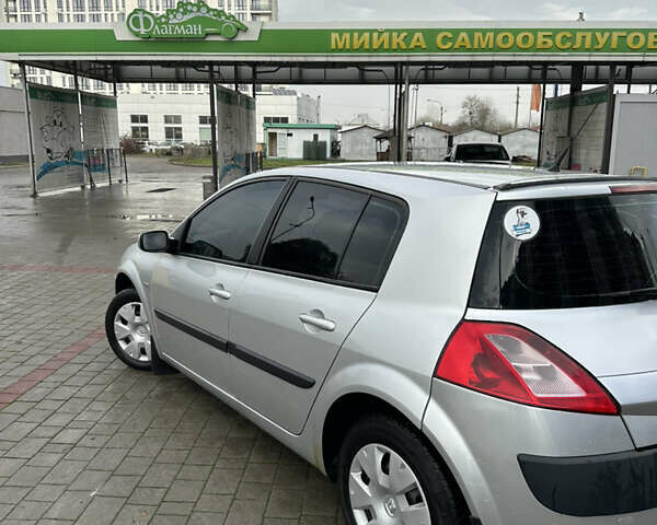 Сірий Рено Меган, об'ємом двигуна 1.46 л та пробігом 240 тис. км за 3999 $, фото 3 на Automoto.ua