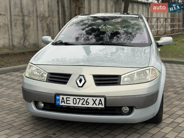 Серый Рено Меган, объемом двигателя 2 л и пробегом 242 тыс. км за 4900 $, фото 2 на Automoto.ua