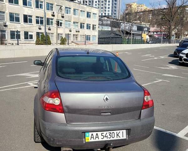 Серый Рено Меган, объемом двигателя 2 л и пробегом 200 тыс. км за 4000 $, фото 5 на Automoto.ua
