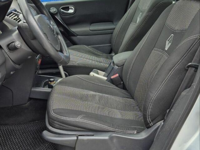 Серый Рено Меган, объемом двигателя 2 л и пробегом 205 тыс. км за 4700 $, фото 8 на Automoto.ua