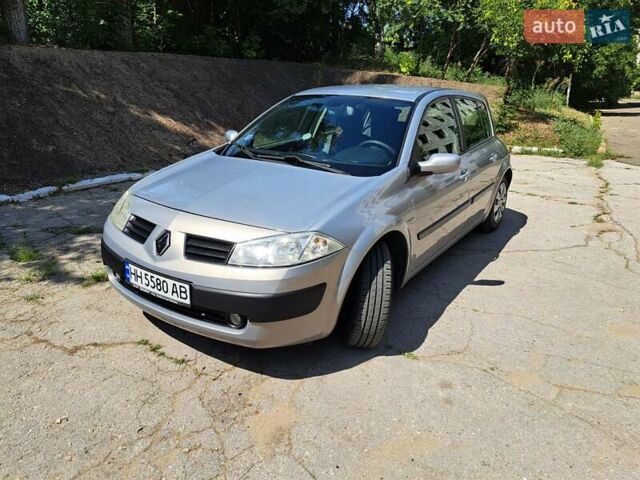 Серый Рено Меган, объемом двигателя 1.6 л и пробегом 131 тыс. км за 4700 $, фото 1 на Automoto.ua