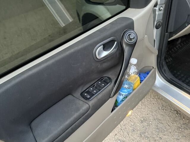 Серый Рено Меган, объемом двигателя 1.9 л и пробегом 555 тыс. км за 2400 $, фото 2 на Automoto.ua