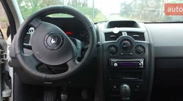 Сірий Рено Меган, об'ємом двигуна 1.87 л та пробігом 239 тис. км за 3000 $, фото 5 на Automoto.ua