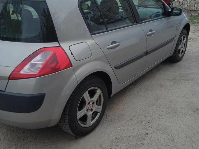 Сірий Рено Меган, об'ємом двигуна 1.6 л та пробігом 235 тис. км за 3650 $, фото 3 на Automoto.ua