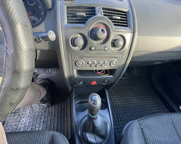 Сірий Рено Меган, об'ємом двигуна 1.4 л та пробігом 265 тис. км за 4299 $, фото 6 на Automoto.ua