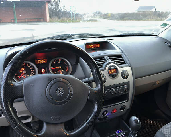 Серый Рено Меган, объемом двигателя 1.9 л и пробегом 330 тыс. км за 3450 $, фото 14 на Automoto.ua