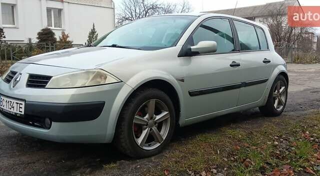 Сірий Рено Меган, об'ємом двигуна 1.87 л та пробігом 239 тис. км за 3000 $, фото 2 на Automoto.ua