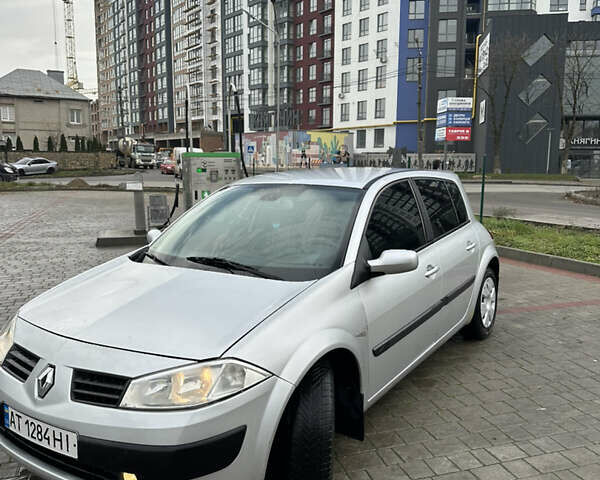 Сірий Рено Меган, об'ємом двигуна 1.46 л та пробігом 240 тис. км за 3999 $, фото 2 на Automoto.ua