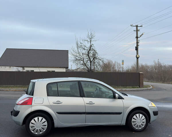 Серый Рено Меган, объемом двигателя 1.9 л и пробегом 330 тыс. км за 3450 $, фото 2 на Automoto.ua