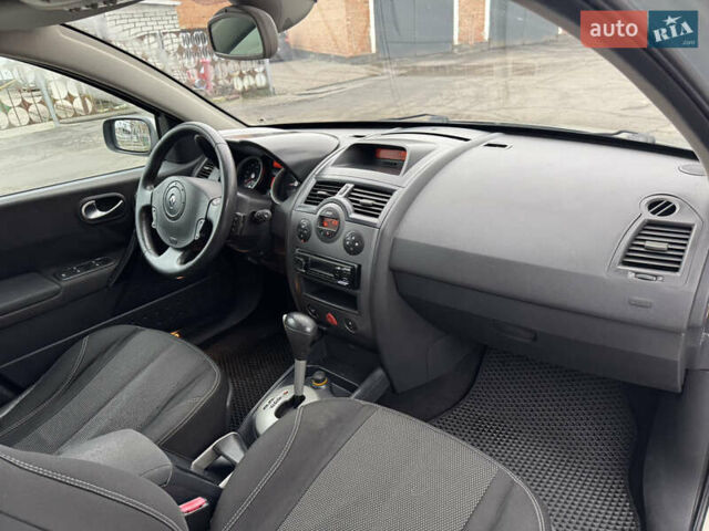 Серый Рено Меган, объемом двигателя 2 л и пробегом 242 тыс. км за 4900 $, фото 24 на Automoto.ua