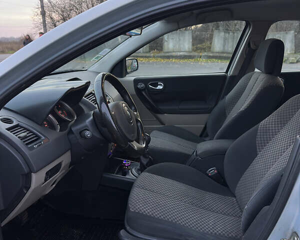 Серый Рено Меган, объемом двигателя 1.9 л и пробегом 330 тыс. км за 3450 $, фото 13 на Automoto.ua