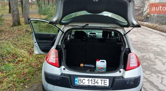 Сірий Рено Меган, об'ємом двигуна 1.87 л та пробігом 239 тис. км за 3000 $, фото 4 на Automoto.ua