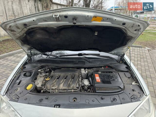Серый Рено Меган, объемом двигателя 2 л и пробегом 242 тыс. км за 4900 $, фото 30 на Automoto.ua