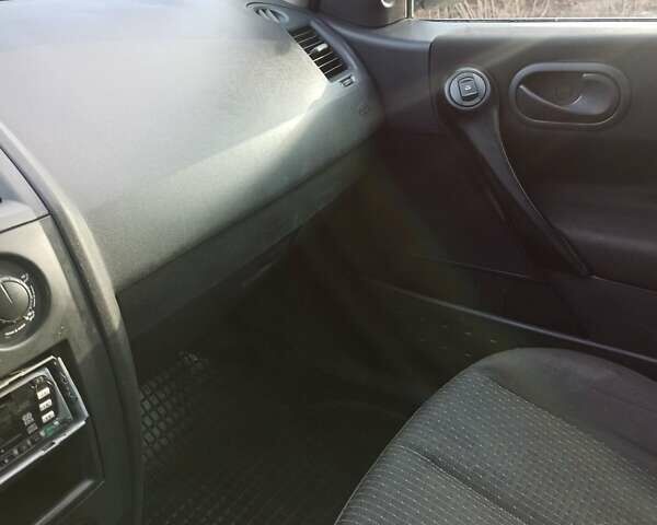 Серый Рено Меган, объемом двигателя 1.5 л и пробегом 341 тыс. км за 3600 $, фото 5 на Automoto.ua