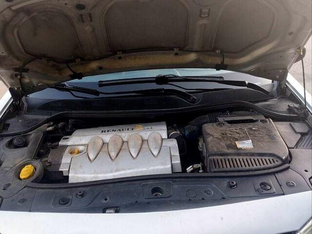 Сірий Рено Меган, об'ємом двигуна 1.6 л та пробігом 326 тис. км за 4300 $, фото 3 на Automoto.ua