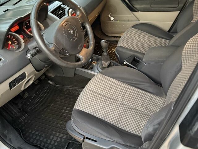 Серый Рено Меган, объемом двигателя 1.9 л и пробегом 555 тыс. км за 2400 $, фото 3 на Automoto.ua