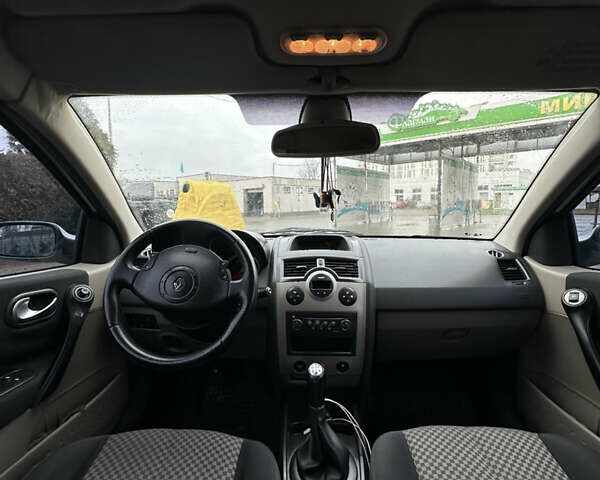 Сірий Рено Меган, об'ємом двигуна 1.46 л та пробігом 240 тис. км за 3999 $, фото 11 на Automoto.ua
