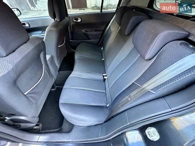 Рено Меган 2004 у Вінниці на Automoto.ua Сірий Рено Меган, об'ємом двигуна 1.6 л та пробігом 199 тис. км за 5300 $, фото 14 на Automoto.ua