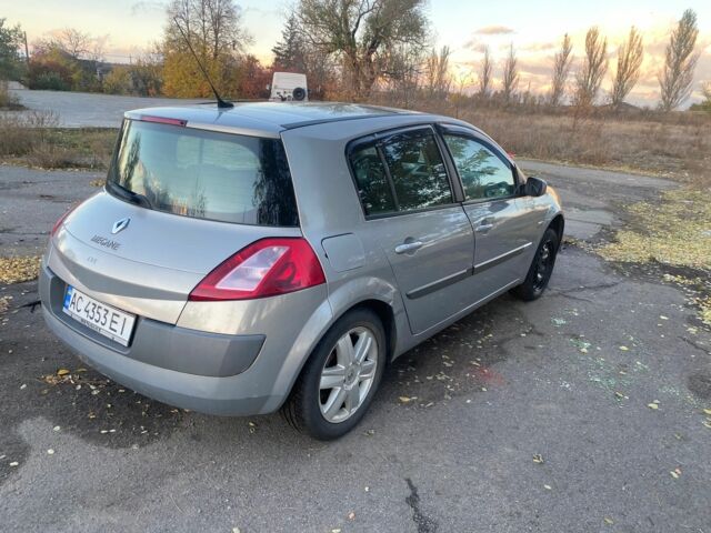 Рено Меган 2004 в Днепре (Днепропетровске) на Automoto.ua Серый Рено Меган, объемом двигателя 1.6 л и пробегом 260 тыс. км за 2300 $, фото 3 на Automoto.ua