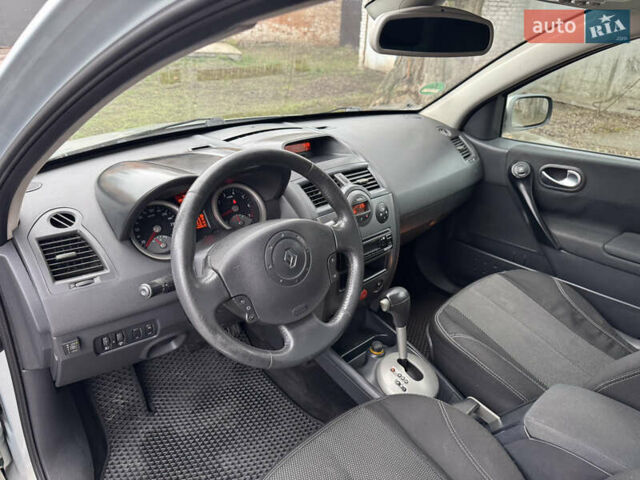 Серый Рено Меган, объемом двигателя 2 л и пробегом 242 тыс. км за 4900 $, фото 20 на Automoto.ua