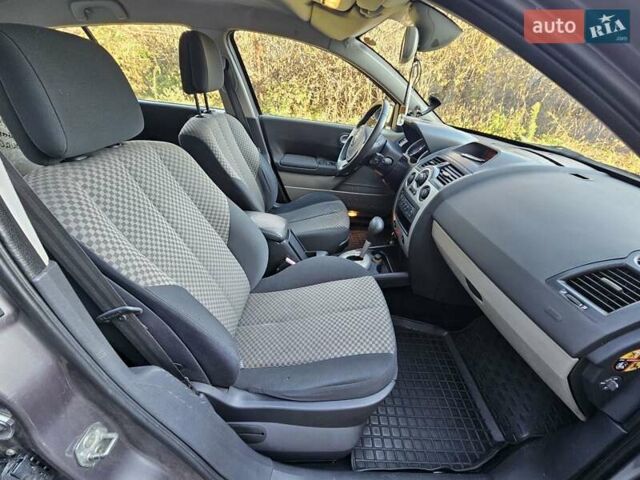 Сірий Рено Меган, об'ємом двигуна 1.6 л та пробігом 136 тис. км за 4600 $, фото 10 на Automoto.ua