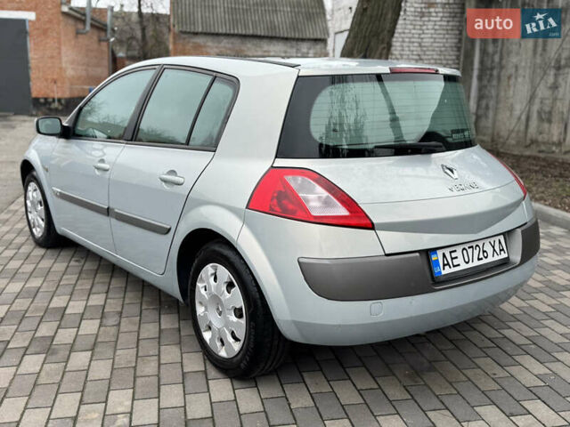 Серый Рено Меган, объемом двигателя 2 л и пробегом 242 тыс. км за 4900 $, фото 7 на Automoto.ua