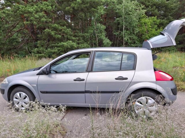 Сірий Рено Меган, об'ємом двигуна 1.4 л та пробігом 215 тис. км за 3883 $, фото 1 на Automoto.ua