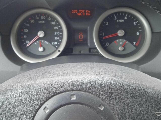 Сірий Рено Меган, об'ємом двигуна 1.6 л та пробігом 235 тис. км за 3650 $, фото 5 на Automoto.ua