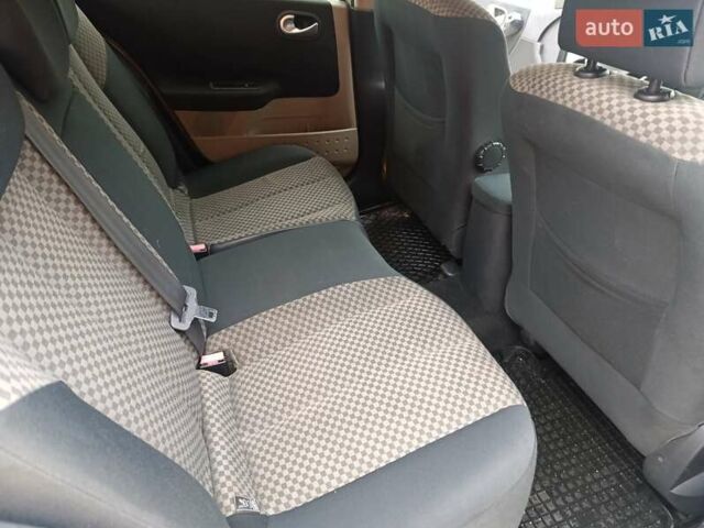 Серый Рено Меган, объемом двигателя 1.87 л и пробегом 200 тыс. км за 2600 $, фото 4 на Automoto.ua