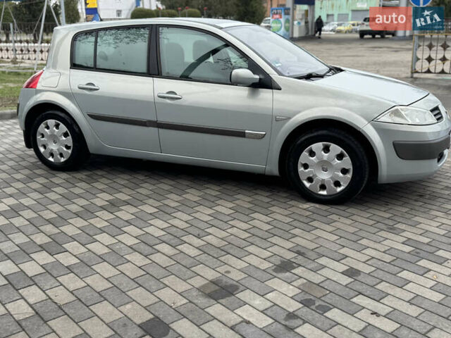 Серый Рено Меган, объемом двигателя 2 л и пробегом 242 тыс. км за 4900 $, фото 4 на Automoto.ua