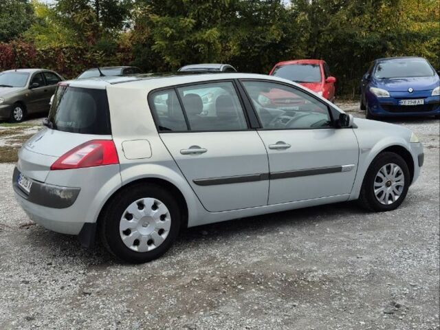 Серый Рено Меган, объемом двигателя 2 л и пробегом 205 тыс. км за 4700 $, фото 4 на Automoto.ua