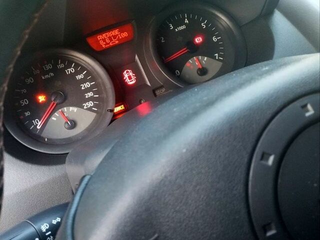 Сірий Рено Меган, об'ємом двигуна 1.6 л та пробігом 326 тис. км за 4300 $, фото 4 на Automoto.ua