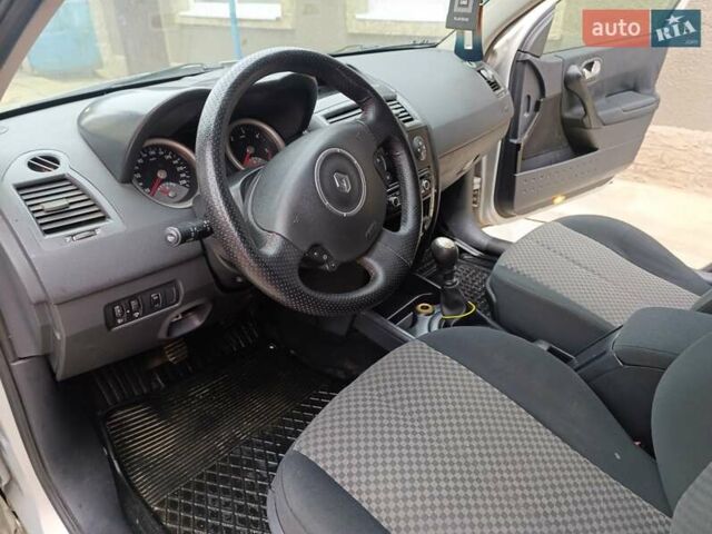 Серый Рено Меган, объемом двигателя 1.87 л и пробегом 200 тыс. км за 2600 $, фото 5 на Automoto.ua