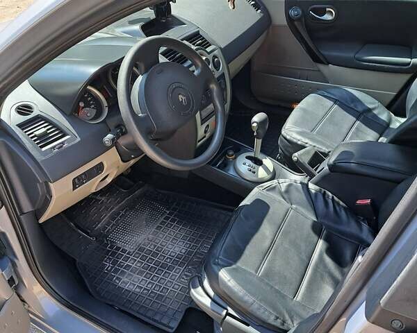 Серый Рено Меган, объемом двигателя 1.6 л и пробегом 131 тыс. км за 4700 $, фото 7 на Automoto.ua