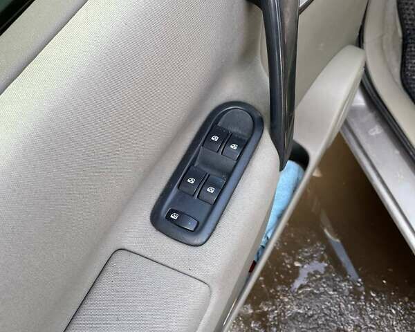 Серый Рено Меган, объемом двигателя 1.5 л и пробегом 297 тыс. км за 4699 $, фото 6 на Automoto.ua