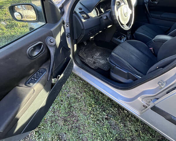 Сірий Рено Меган, об'ємом двигуна 1.4 л та пробігом 265 тис. км за 4299 $, фото 5 на Automoto.ua