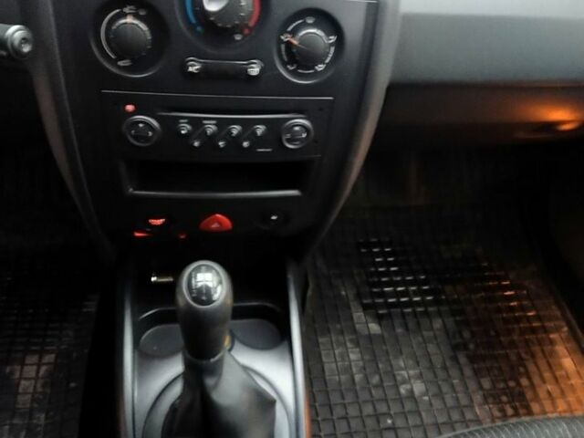 Сірий Рено Меган, об'ємом двигуна 1.4 л та пробігом 255 тис. км за 4100 $, фото 4 на Automoto.ua