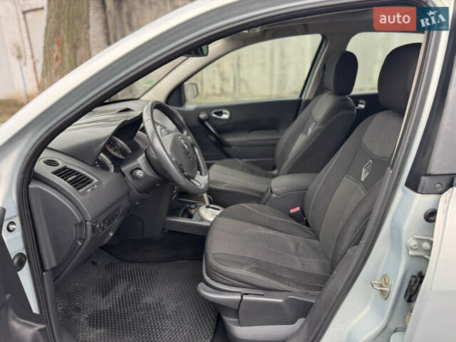 Серый Рено Меган, объемом двигателя 2 л и пробегом 242 тыс. км за 4900 $, фото 18 на Automoto.ua