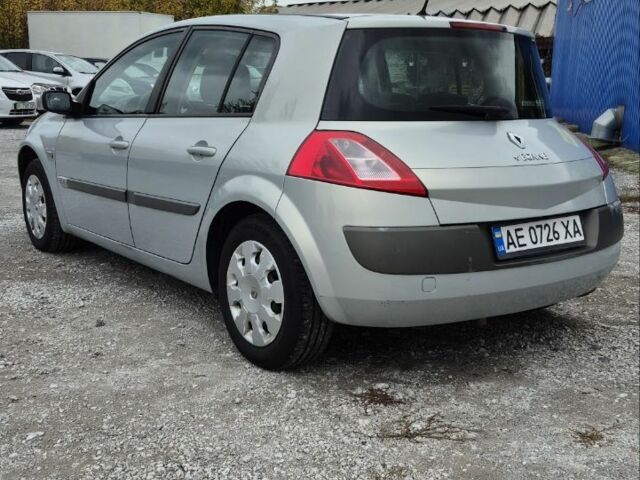 Серый Рено Меган, объемом двигателя 2 л и пробегом 205 тыс. км за 4700 $, фото 7 на Automoto.ua