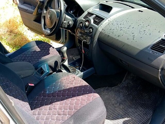 Сірий Рено Меган, об'ємом двигуна 1.6 л та пробігом 0 тис. км за 4400 $, фото 9 на Automoto.ua
