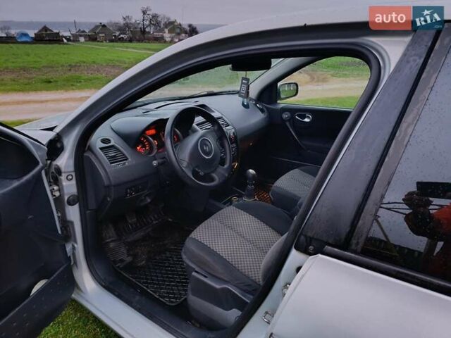 Серый Рено Меган, объемом двигателя 1.87 л и пробегом 200 тыс. км за 2600 $, фото 6 на Automoto.ua