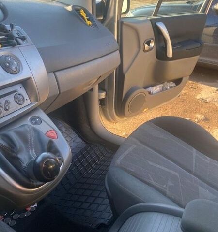 Серый Рено Меган, объемом двигателя 1.6 л и пробегом 220 тыс. км за 4500 $, фото 14 на Automoto.ua