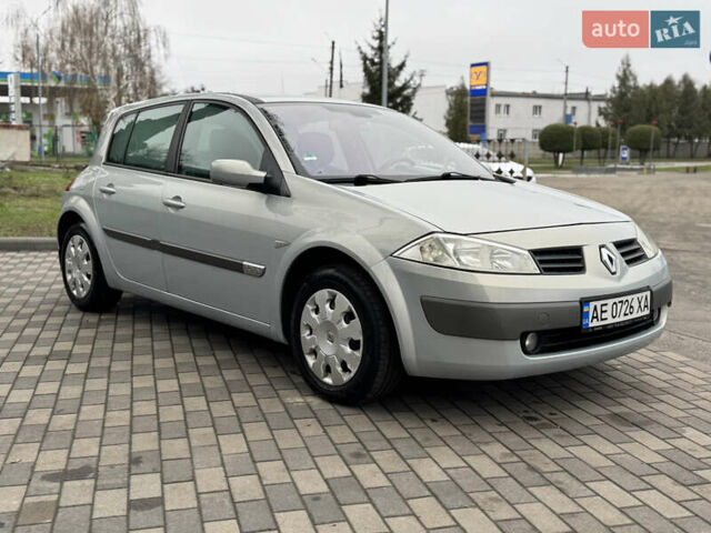 Серый Рено Меган, объемом двигателя 2 л и пробегом 242 тыс. км за 4900 $, фото 3 на Automoto.ua