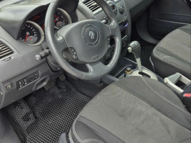 Серый Рено Меган, объемом двигателя 2 л и пробегом 205 тыс. км за 4700 $, фото 13 на Automoto.ua