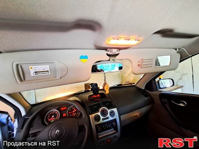 Серый Рено Меган, объемом двигателя 1.6 л и пробегом 145 тыс. км за 4500 $, фото 12 на Automoto.ua