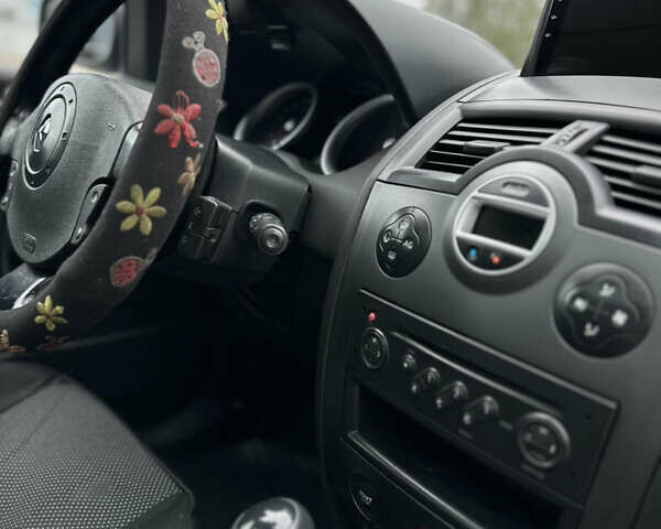 Серый Рено Меган, объемом двигателя 1.9 л и пробегом 310 тыс. км за 4500 $, фото 5 на Automoto.ua