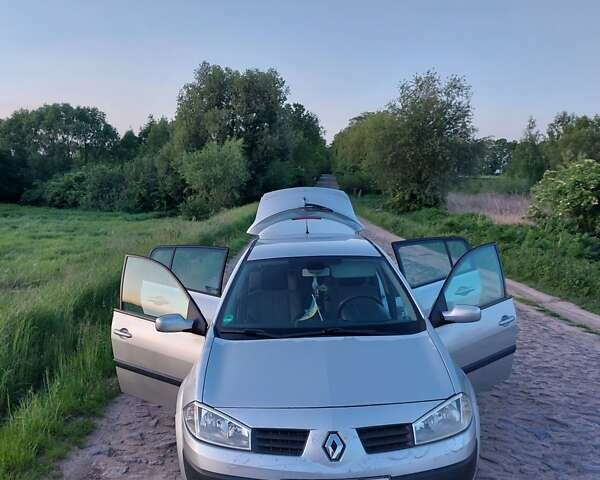 Серый Рено Меган, объемом двигателя 1.6 л и пробегом 186 тыс. км за 3999 $, фото 7 на Automoto.ua