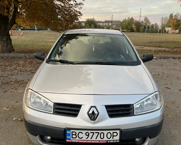 Серый Рено Меган, объемом двигателя 1.46 л и пробегом 274 тыс. км за 3900 $, фото 1 на Automoto.ua