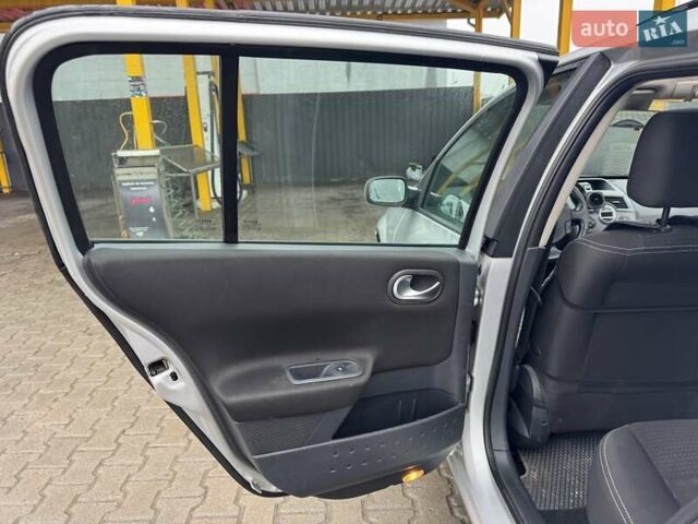 Серый Рено Меган, объемом двигателя 1.6 л и пробегом 237 тыс. км за 3800 $, фото 13 на Automoto.ua