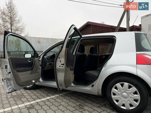 Сірий Рено Меган, об'ємом двигуна 1.6 л та пробігом 280 тис. км за 3999 $, фото 14 на Automoto.ua